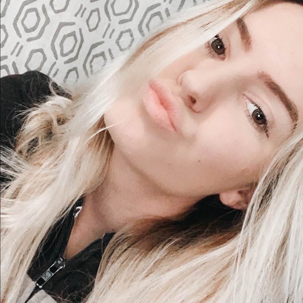 Meet your Posher, Ashley